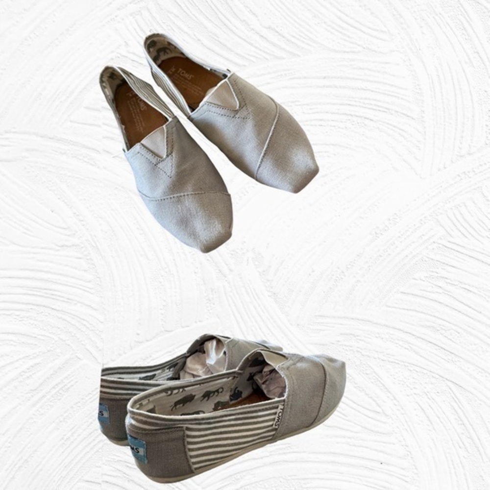 Gray Toms